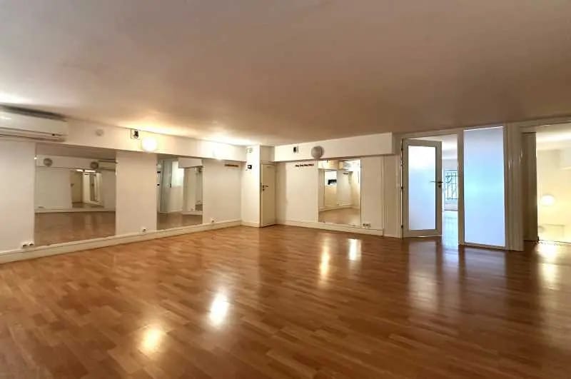Build-to-Rent in Lyon for sale - Building Photo - Image 3 of 20