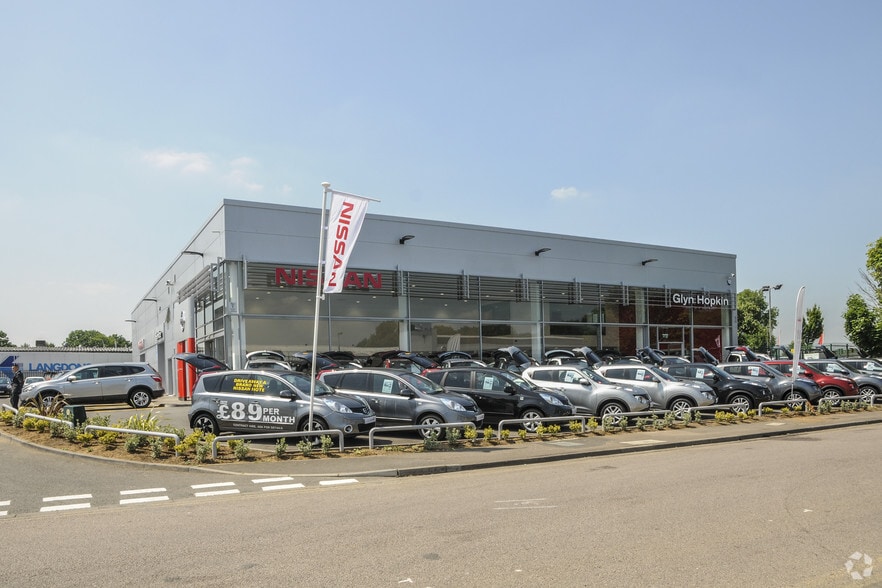 Lyon Way, St Albans for sale - Primary Photo - Image 1 of 1