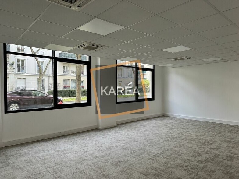 Office in Bussy-Saint-Georges to rent - Interior Photo - Image 2 of 10