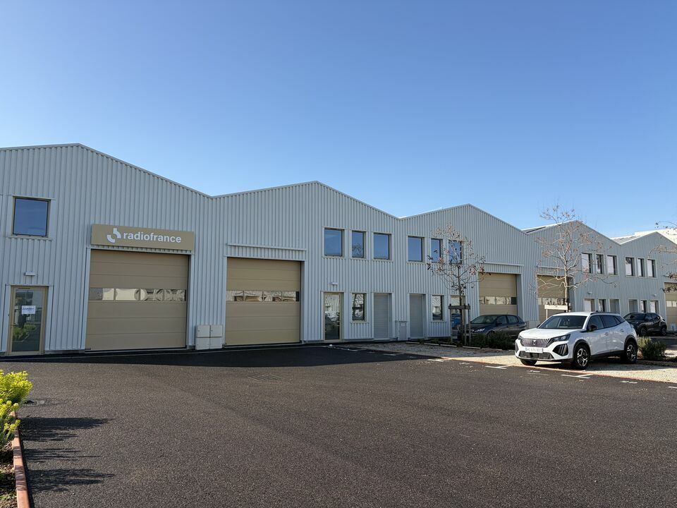 22 Rue Marius Grosso, Vaulx-en-Velin to rent Building Photo- Image 1 of 31