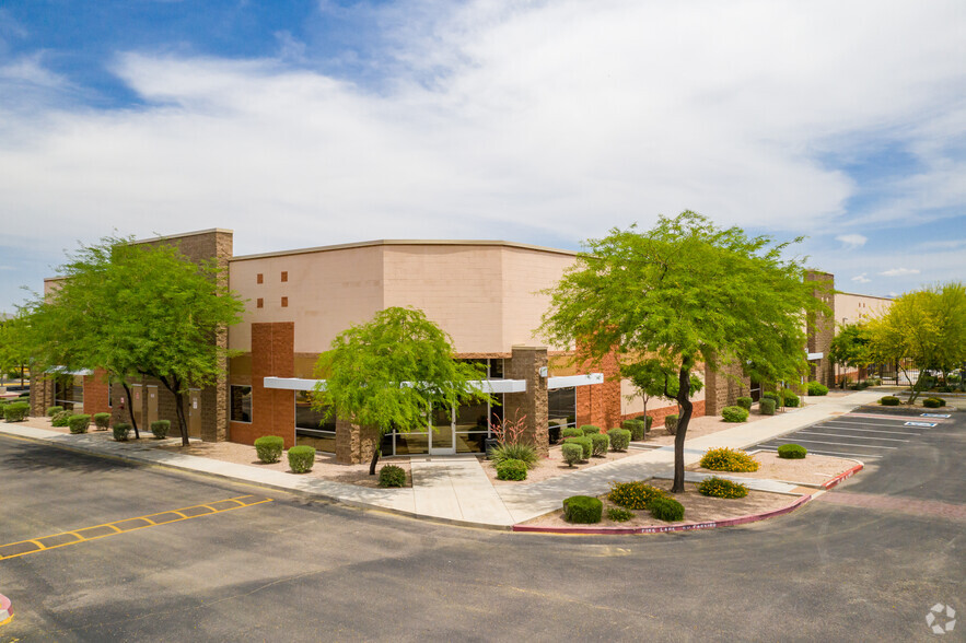 7457 E Hampton Ave, Mesa, AZ for sale - Primary Photo - Image 1 of 1