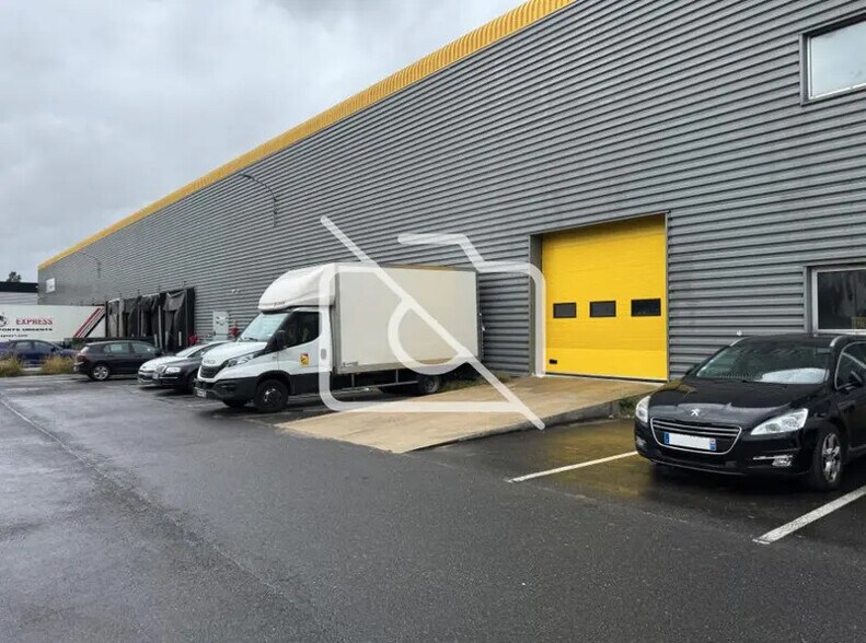 Industrial in Mitry-Mory to rent - Building Photo - Image 3 of 3