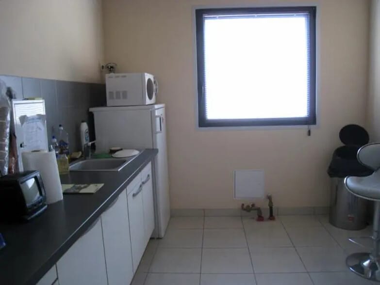 Industrial in Gémenos to rent - Building Photo - Image 3 of 5