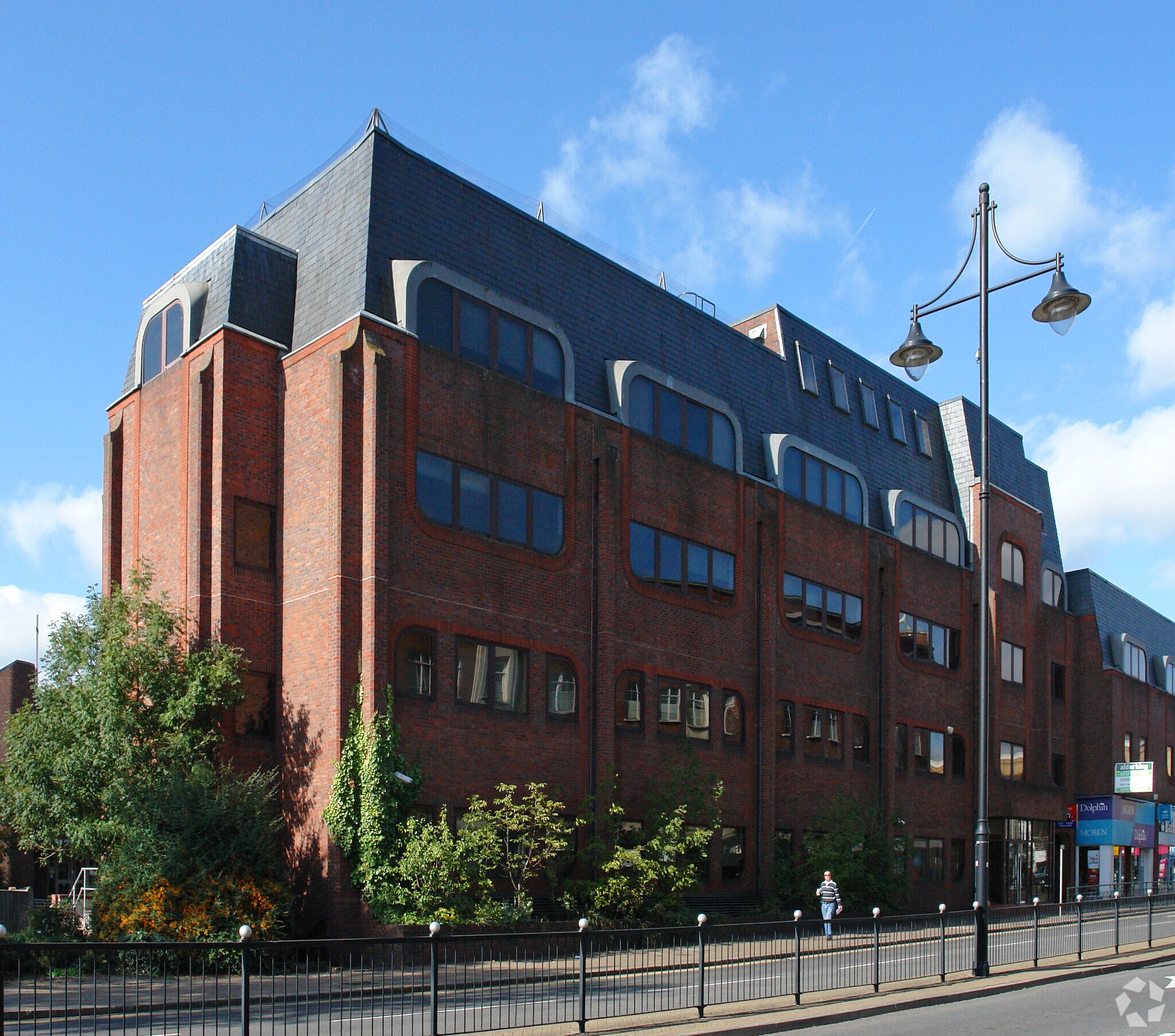 14 Thames St, Staines for sale Primary Photo- Image 1 of 1