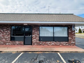 286 Maple Ave, Barrington, RI for rent Building Photo- Image 1 of 16