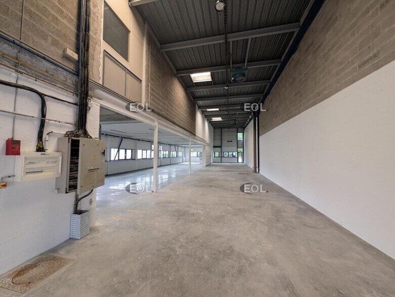 Light Industrial in Fresnes to rent - Interior Photo - Image 1 of 6