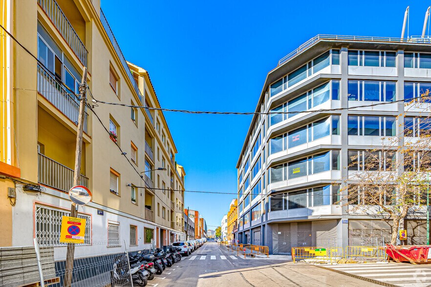 Carrer del Gall, 20-22, Esplugues de Llobregat, Barcelona to rent - Building Photo - Image 3 of 3
