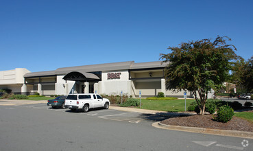 2825 Reynolda Rd, Winston-Salem, NC for sale Building Photo- Image 1 of 16