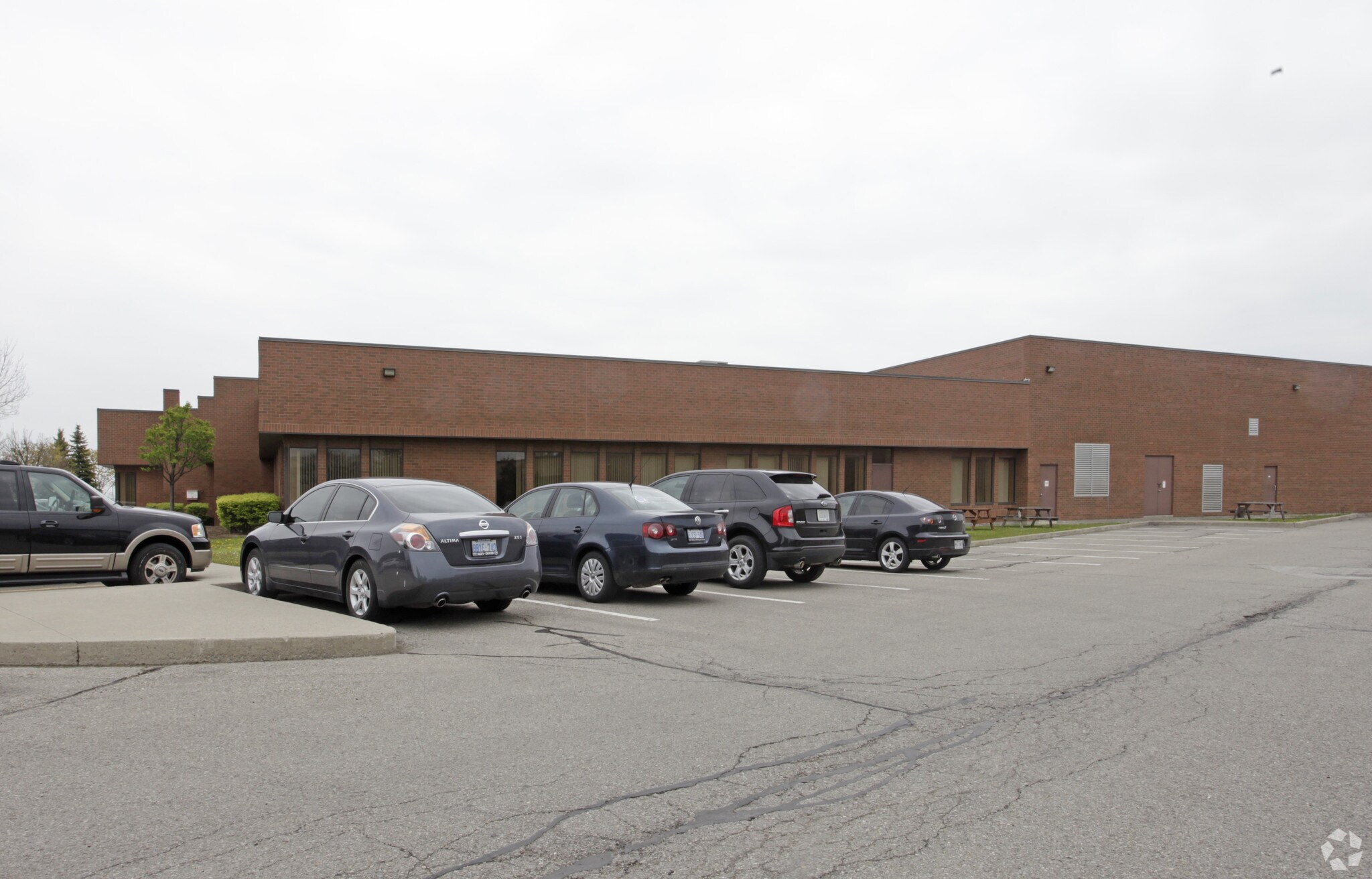 46 Hedgedale Rd, Brampton, ON for sale Primary Photo- Image 1 of 1