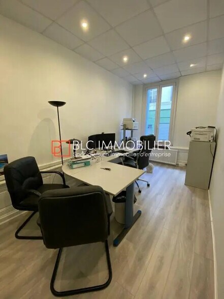 Office in Marseille for sale - Interior Photo - Image 3 of 11