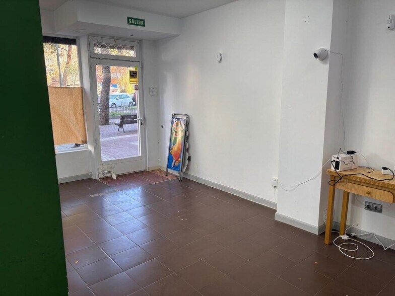Retail in Parla, Madrid to rent - Interior Photo - Image 2 of 4