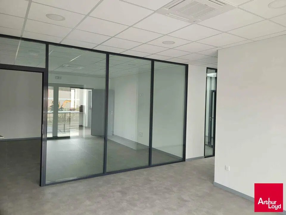 Location Bureaux 170 m² - Photo 1