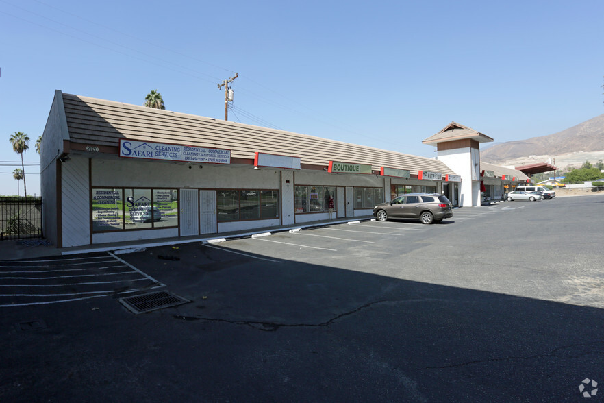 2102-2142 Palm Ave, Highland, CA for rent - Primary Photo - Image 1 of 18