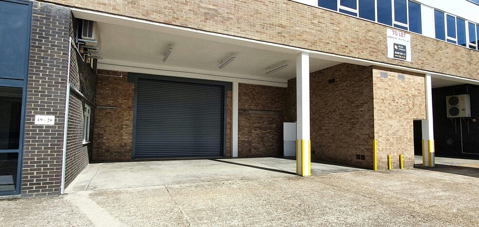 Shamblehurst Ln, Southampton to rent - Building Photo - Image 2 of 2