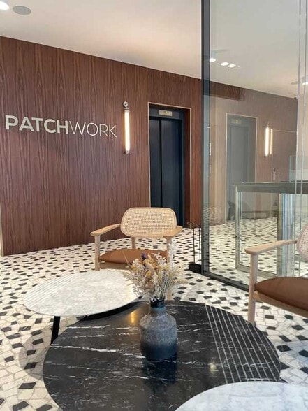 Co-working Space in Paris to rent - Building Photo - Image 2 of 15