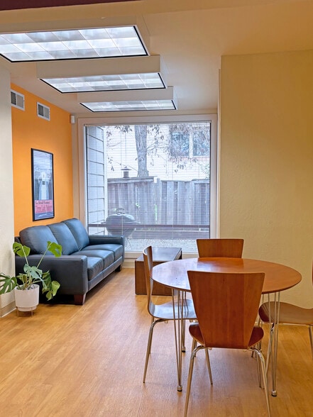 456 South E St, Santa Rosa, CA for sale - Interior Photo - Image 3 of 25