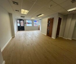 5-7A Park St, Slough to rent Building Photo- Image 2 of 2