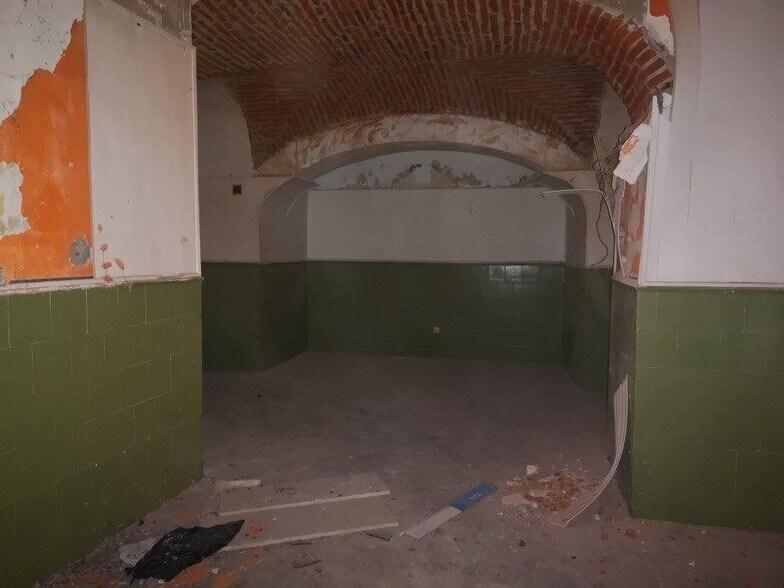 Retail in Cáceres, Cáceres to rent - Interior Photo - Image 3 of 9