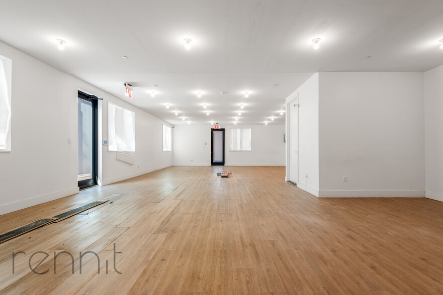 799 E 34th St, Brooklyn, NY for rent - Interior Photo - Image 1 of 14