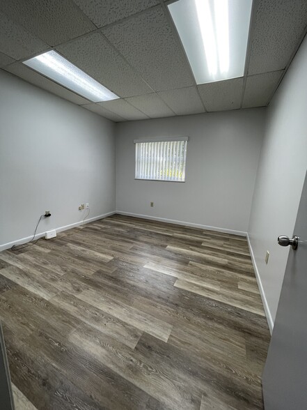 3201 NW 24th Street Rd, Miami, FL for rent - Interior Photo - Image 2 of 5