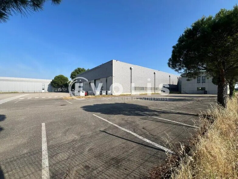 Light Industrial in Saint-Priest to rent - Building Photo - Image 2 of 12