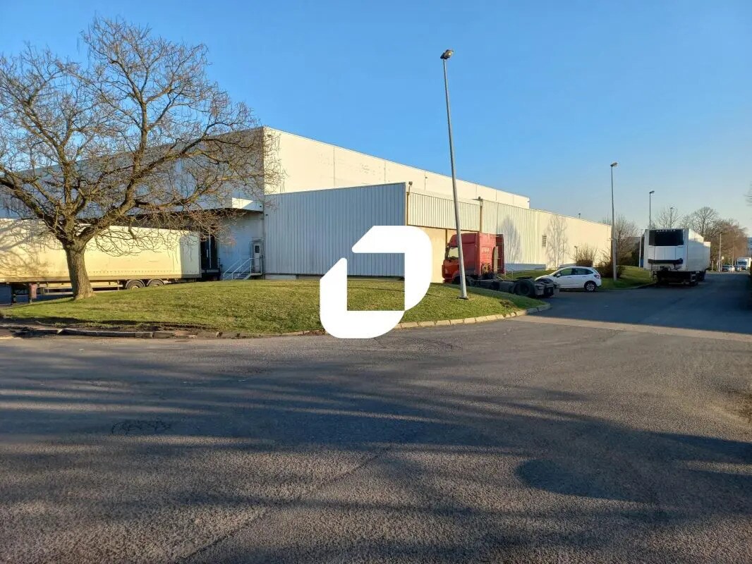 Light Industrial in Tremblay-en-France to rent Building Photo- Image 1 of 6