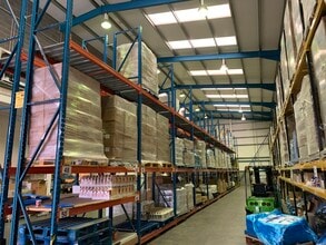 14 Beddington Farm Rd, Croydon to rent Interior Photo- Image 2 of 4