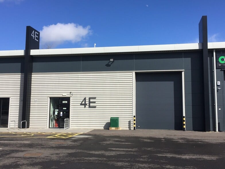 Unit 4E The Quad, Streatley to rent - Building Photo - Image 1 of 1