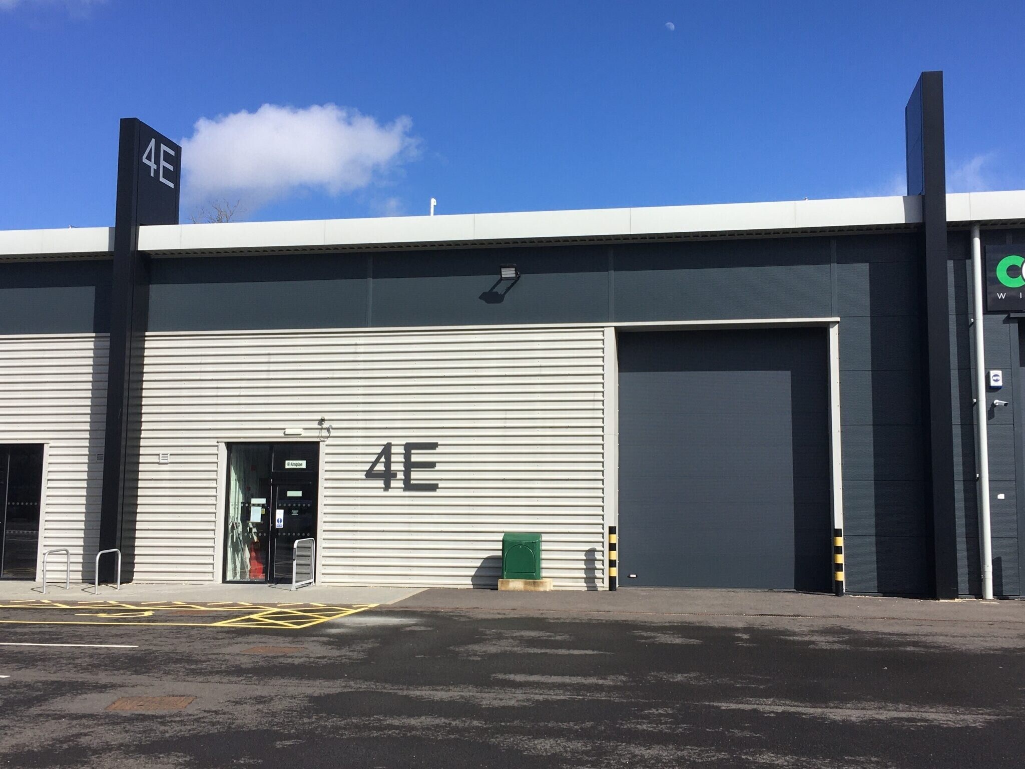 Unit 4E The Quad, Streatley to rent Building Photo- Image 1 of 2