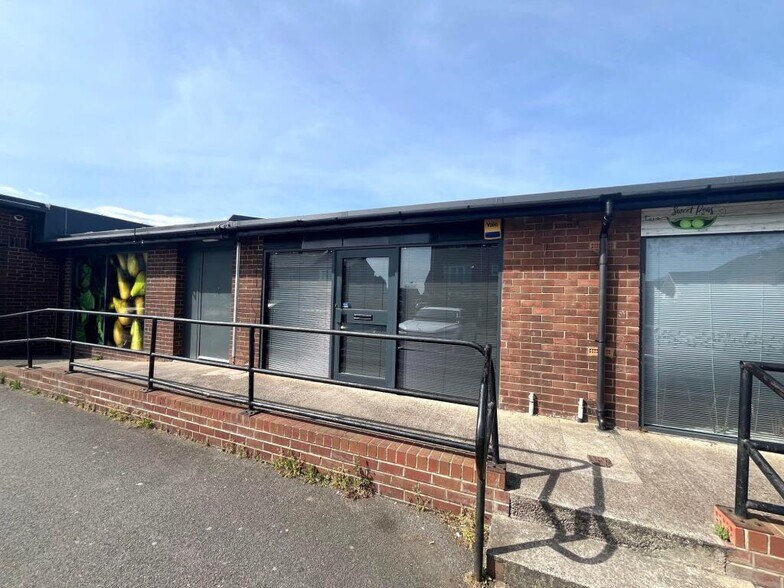 Castle Parade, Great Lumley for sale - Primary Photo - Image 1 of 1