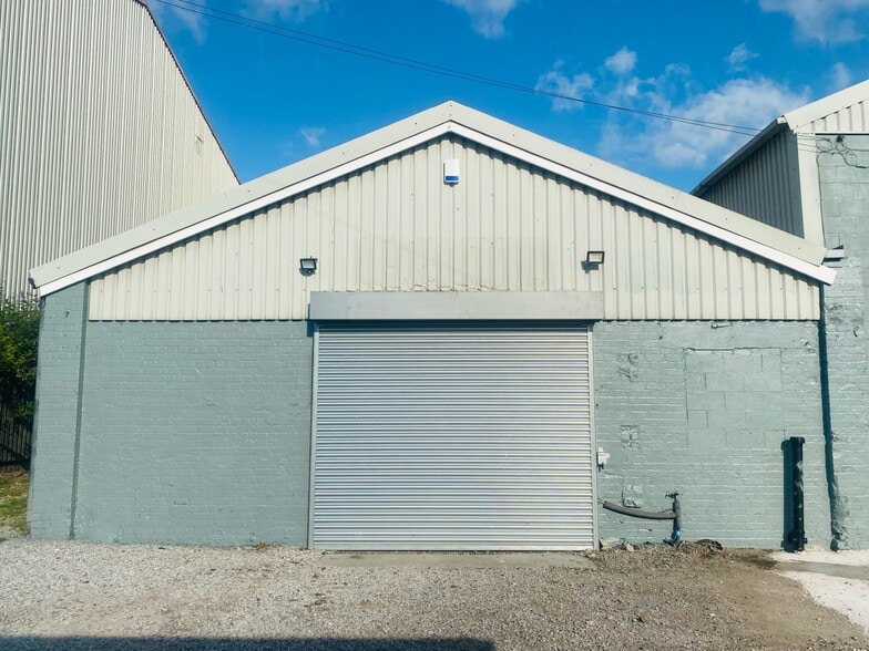 Webber Rd, Liverpool to rent - Building Photo - Image 2 of 8