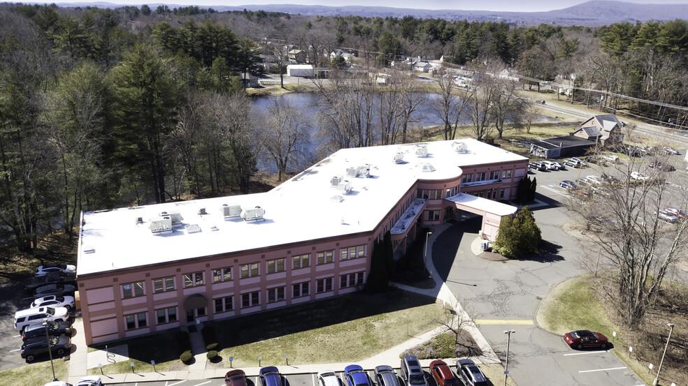 470 Granby Rd, South Hadley, MA for rent - Building Photo - Image 1 of 10