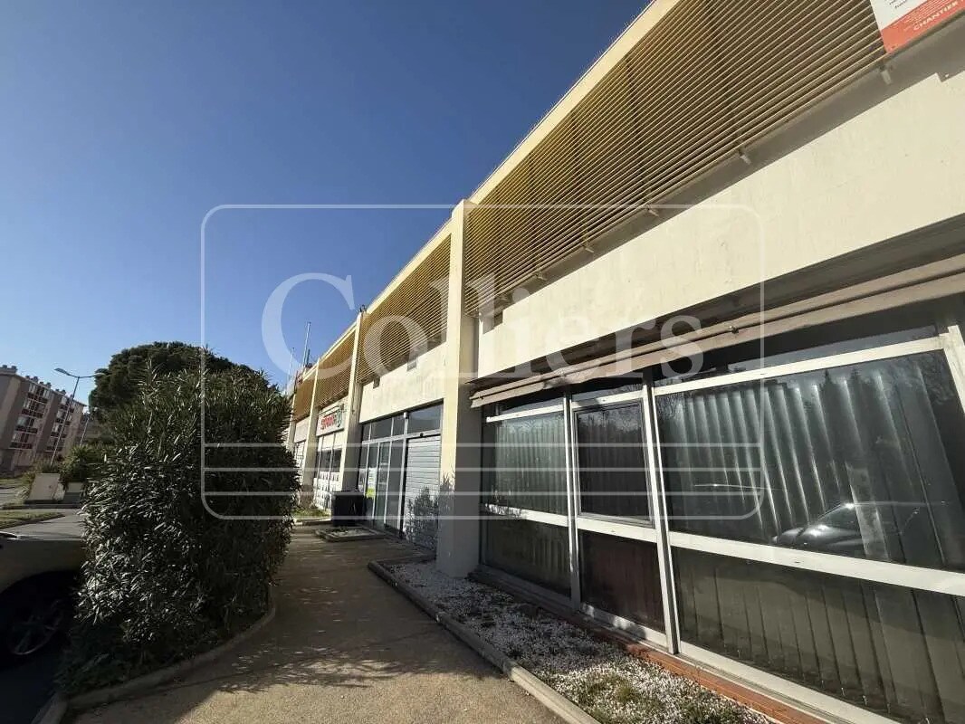 Office in Aubagne to rent Building Photo- Image 1 of 4
