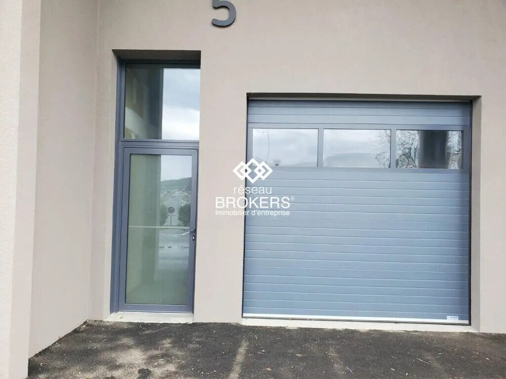 Vente Entrepôt 135 m² - Photo 1