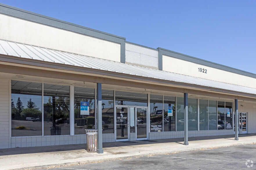 1848-1928 Clovis Ave, Clovis, CA for sale - Building Photo - Image 3 of 10