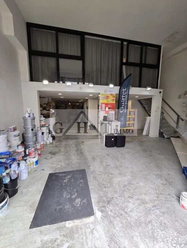 Retail in Bagnolet for sale Interior Photo- Image 1 of 10