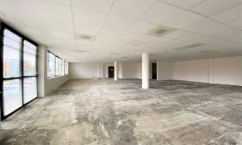 8 Place Berthe Morisot, Saint-Priest to rent - Interior Photo - Image 3 of 4