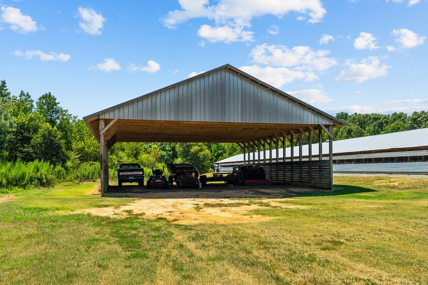 2644 Holly Springs Church rd, Broadway, NC for sale - Building Photo - Image 2 of 9