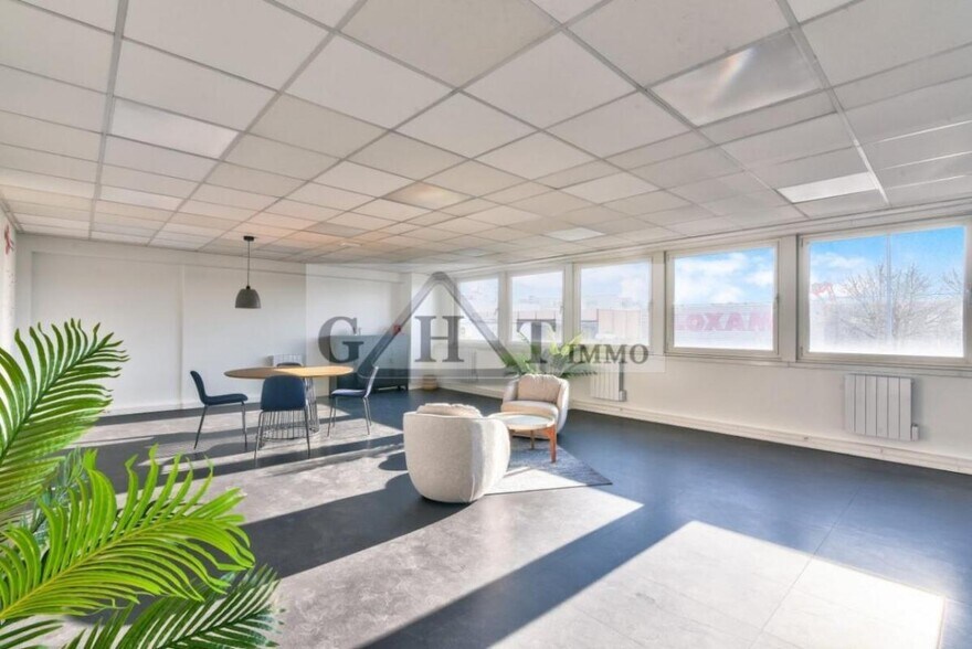 Industrial in Aulnay-sous-Bois to rent - Interior Photo - Image 3 of 10
