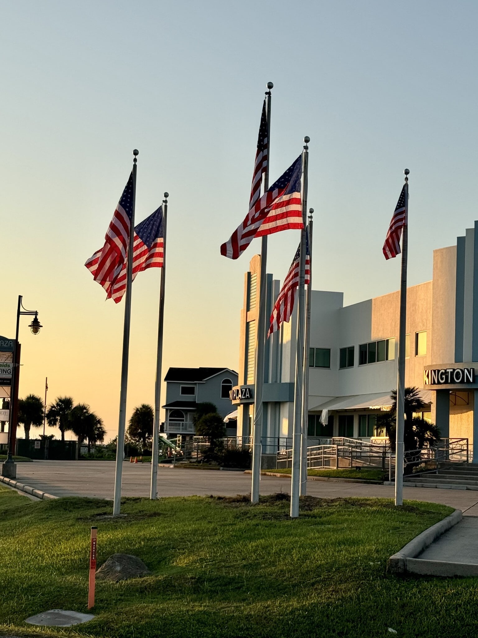 101 Tiki Dr, Tiki Island, TX to rent Building Photo- Image 1 of 11