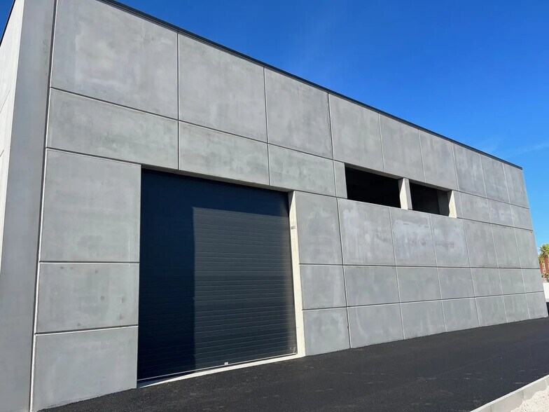 Light Industrial in Puget-sur-Argens for sale - Building Photo - Image 1 of 5