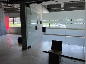 8490-8496 Tyco Rd, Vienna, VA to rent Interior Photo- Image 2 of 5