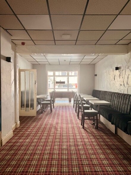 31 St. Chads Rd, Blackpool for sale - Interior Photo - Image 3 of 11