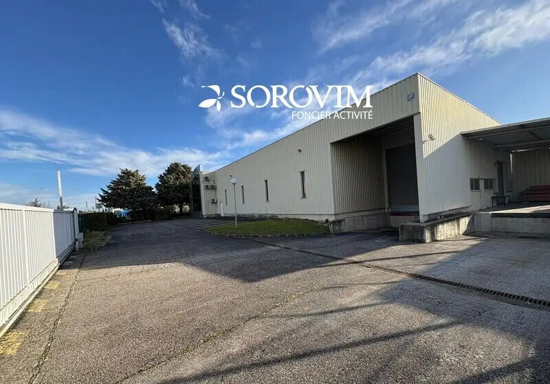 Office in Genas to rent - Building Photo - Image 2 of 10