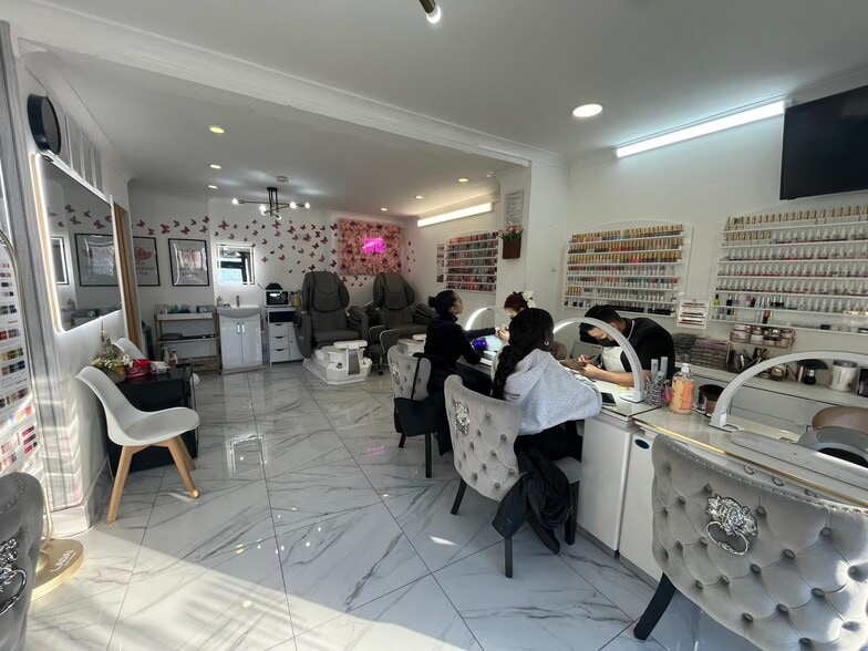 325 Stanstead Rd, London for sale - Building Photo - Image 2 of 4