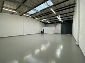 Brunel Dr, Newark to rent Interior Photo- Image 2 of 3