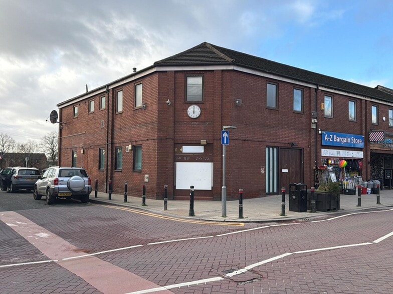 64 Old Church St, Manchester to rent - Building Photo - Image 1 of 8
