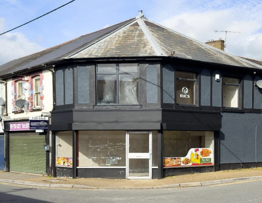 112 Brecon Rd, Merthyr Tydfil for sale Primary Photo- Image 1 of 5