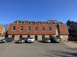 83 High St, Westerham to rent Building Photo- Image 1 of 9