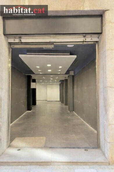 Retail in Vilanova i la Geltrú, Barcelona to rent - Building Photo - Image 3 of 4